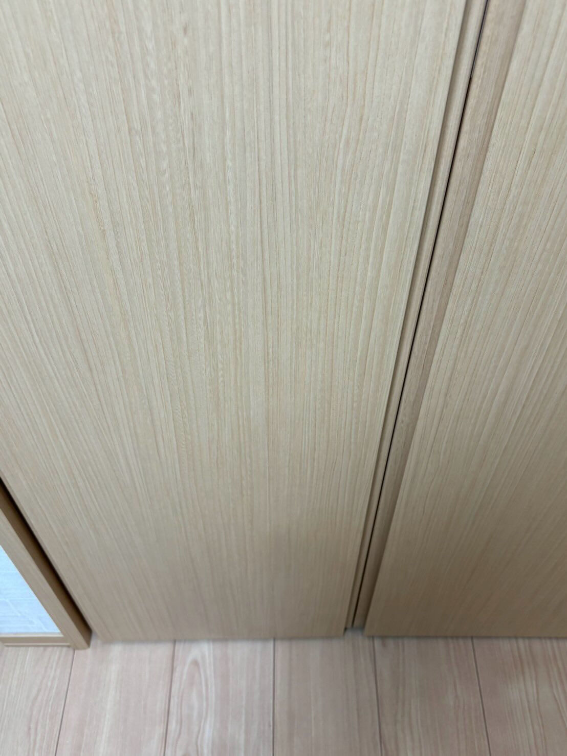 今回は、K様邸にてドアの穴補修のご依頼をいただきました